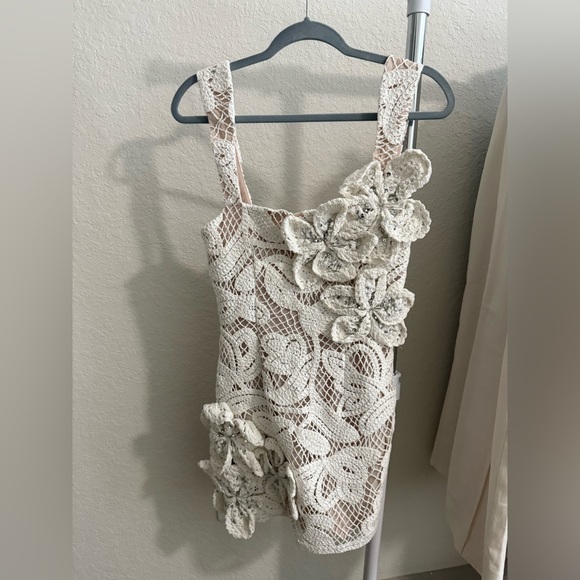 Elliatt White Crochet Mini Dress with 3D Floral Appliqués - Picture 5 of 7